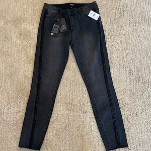 Brand new Paige skinny jeans with sparkle on the twisted seam
